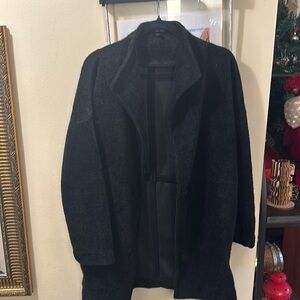 Black banana republic cocoon coat. Size s/m . Never worn
